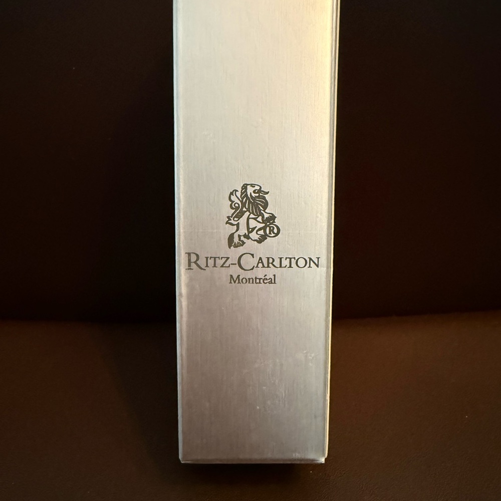Ritz-Carlton Montréal Metal Wine Stopper